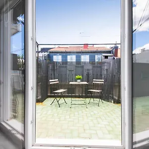 Beautiful With Terrace - Prime Location! Appartement